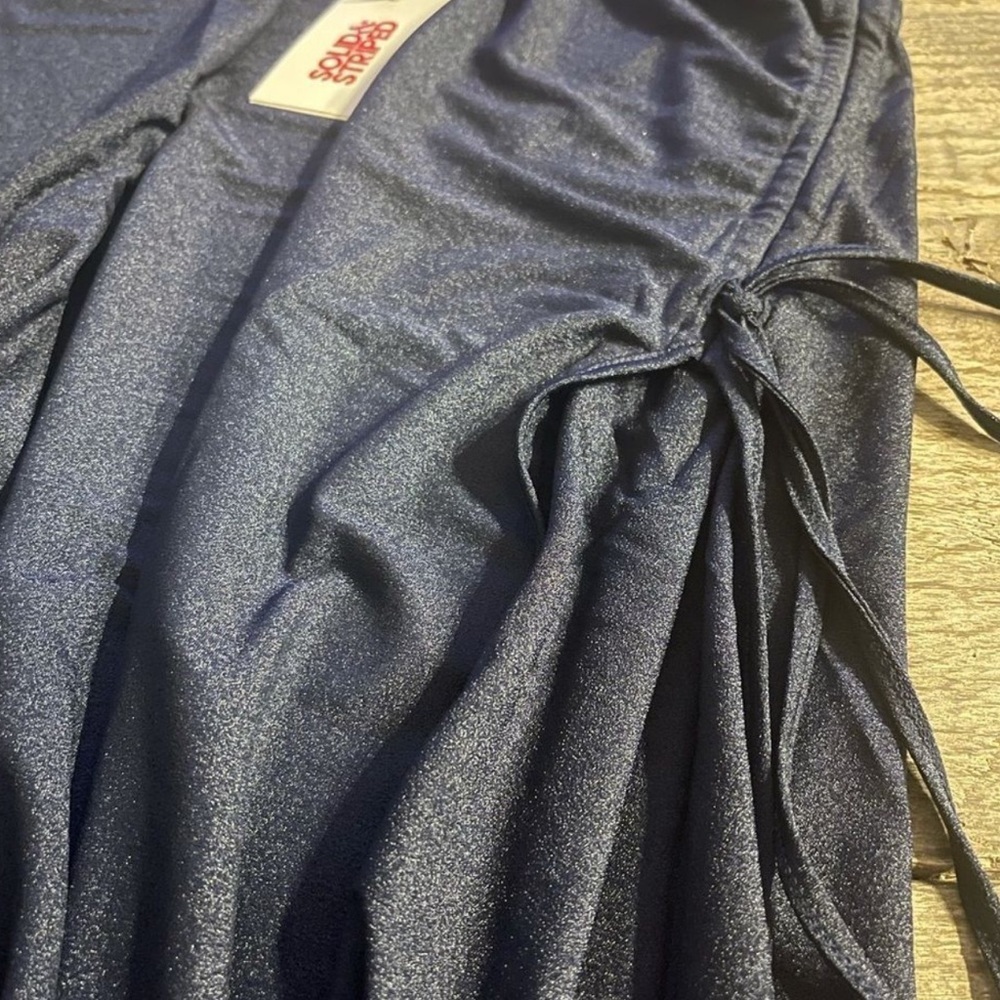 Solid & Striped Drawstring Skirt- Large. - Picture 7 of 9